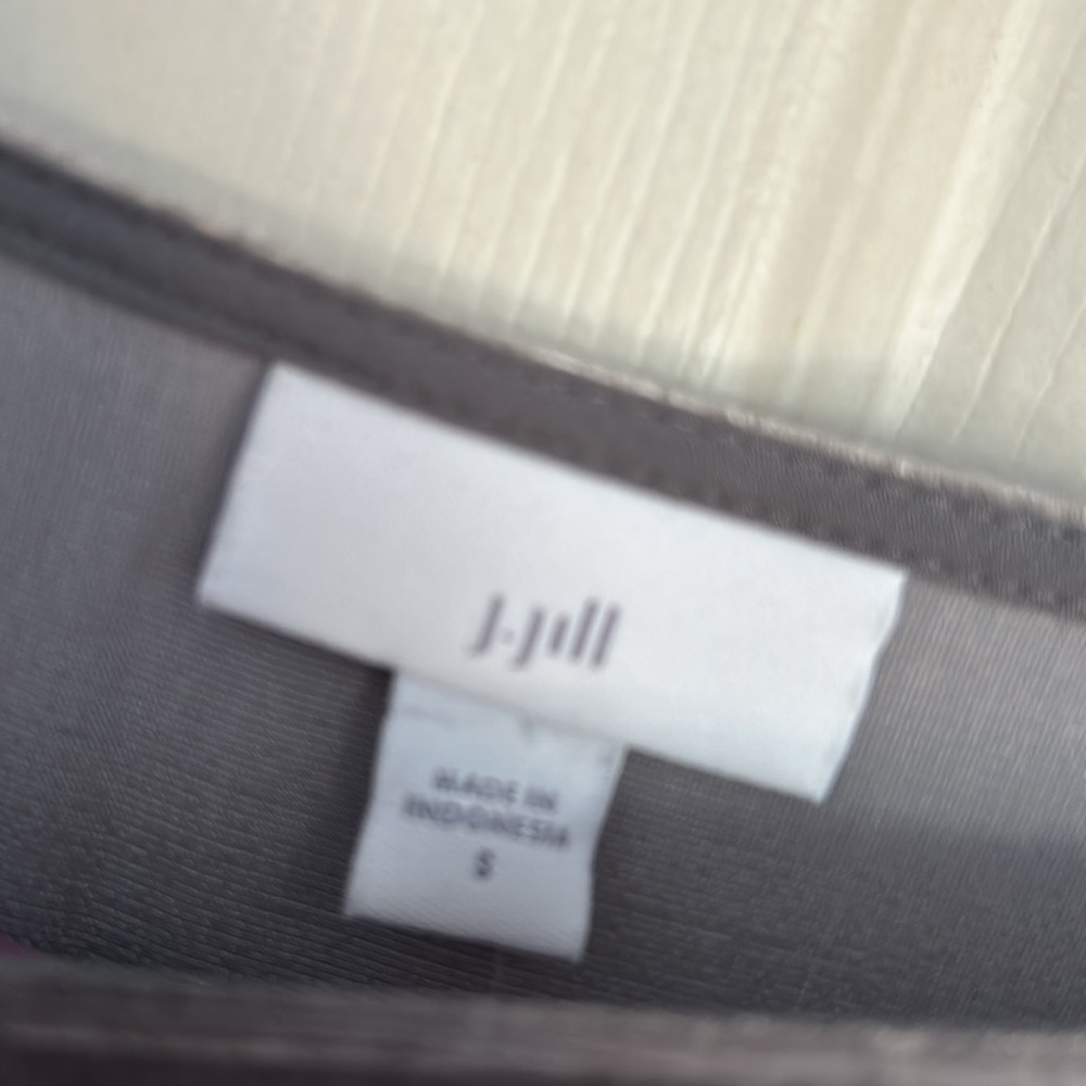 NWT J. Jill Pewter velour long sleeve boxy fit top size small - Picture 4 of 5